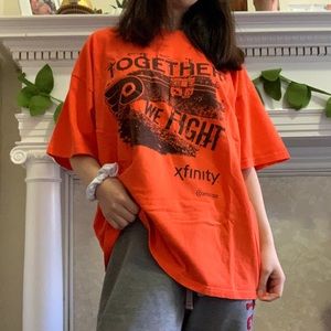 ☀️ oversized vintage Philadelphia Flyers tee!